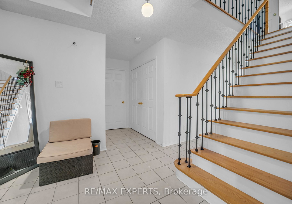 36-savage-road-newmarket-ontario-n12673816