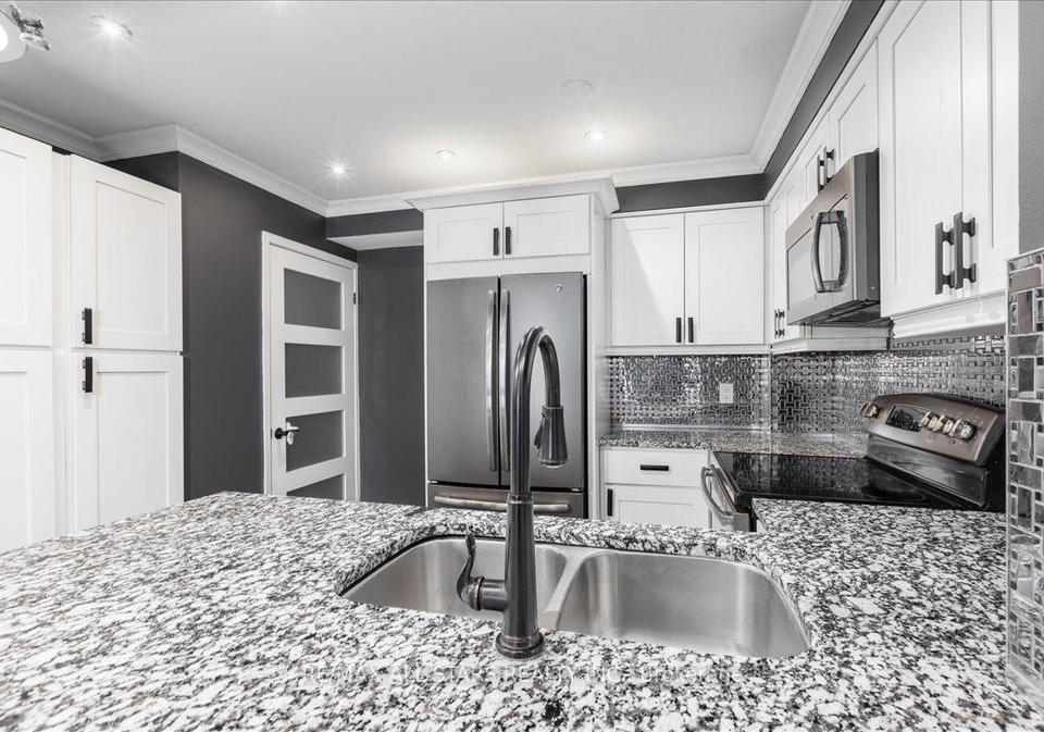 115-main-street-s-newmarket-ontario-n12676406