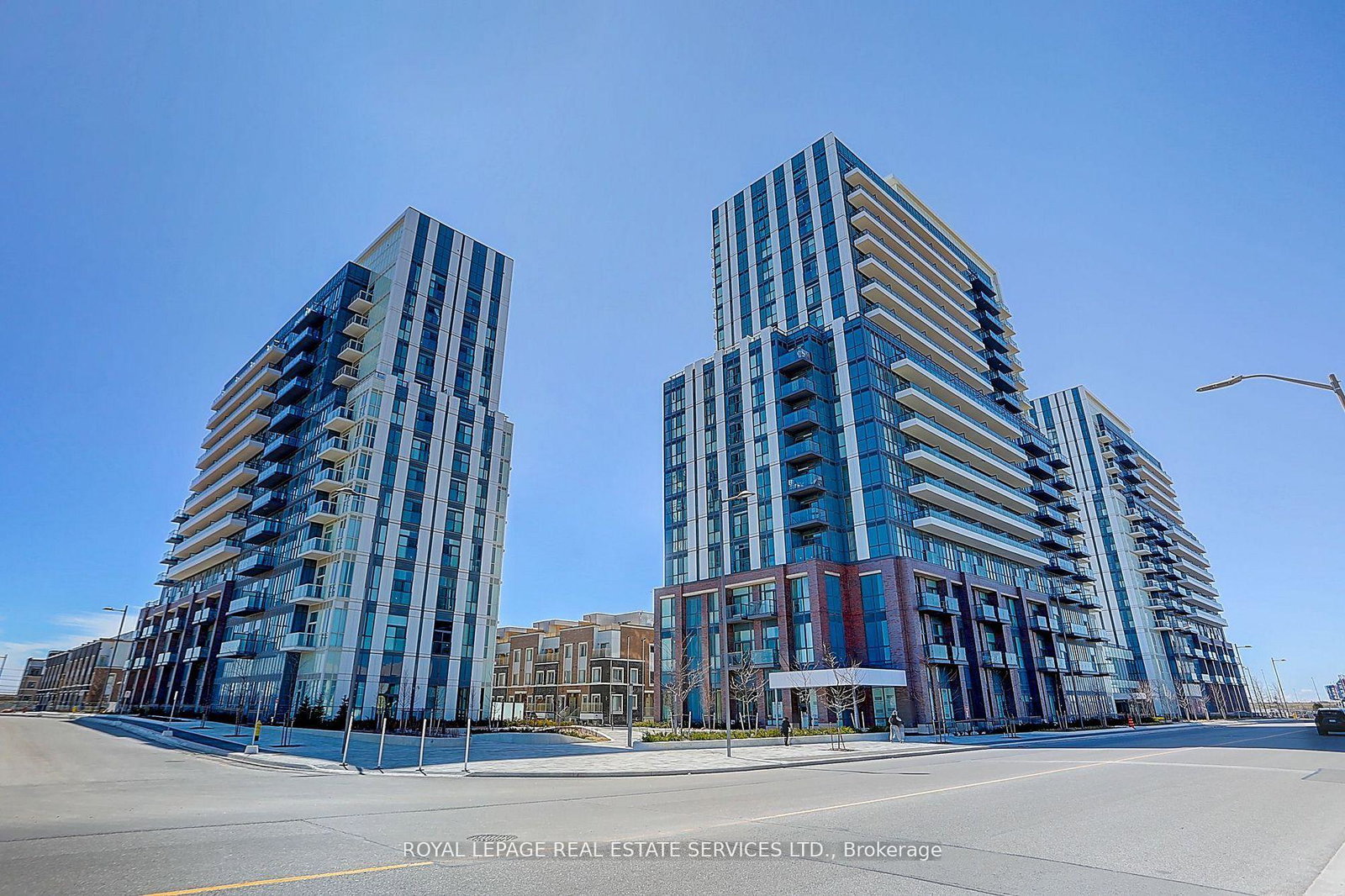 38-honeycrisp-crescent-vaughan-ontario-n12679488