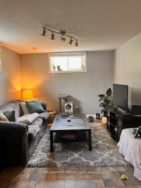 25-breeze-drive-bradford-west-gwillimbury-ontario-n12684660