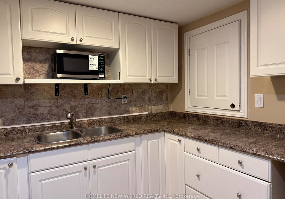 252-osmond-crescent-newmarket-ontario-n12684854