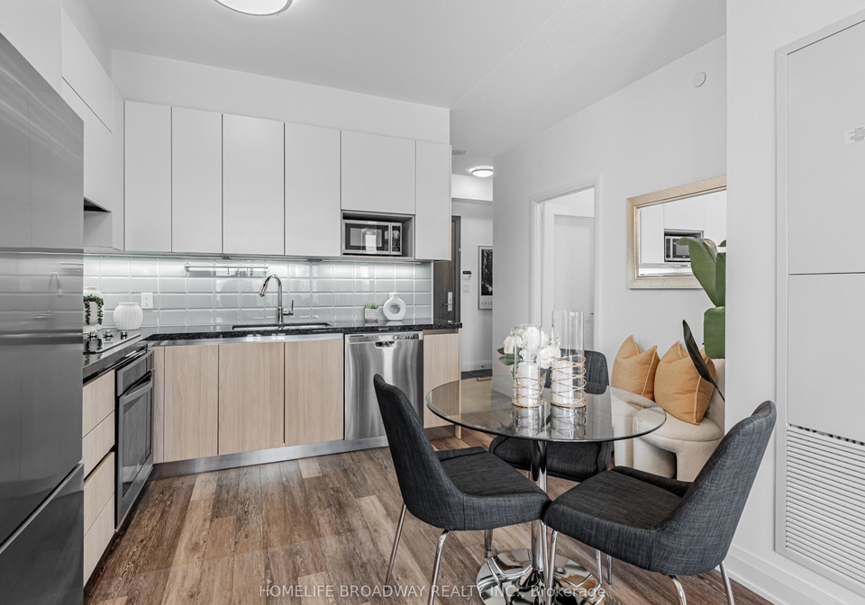 15-water-walk-drive-markham-ontario-n12685050