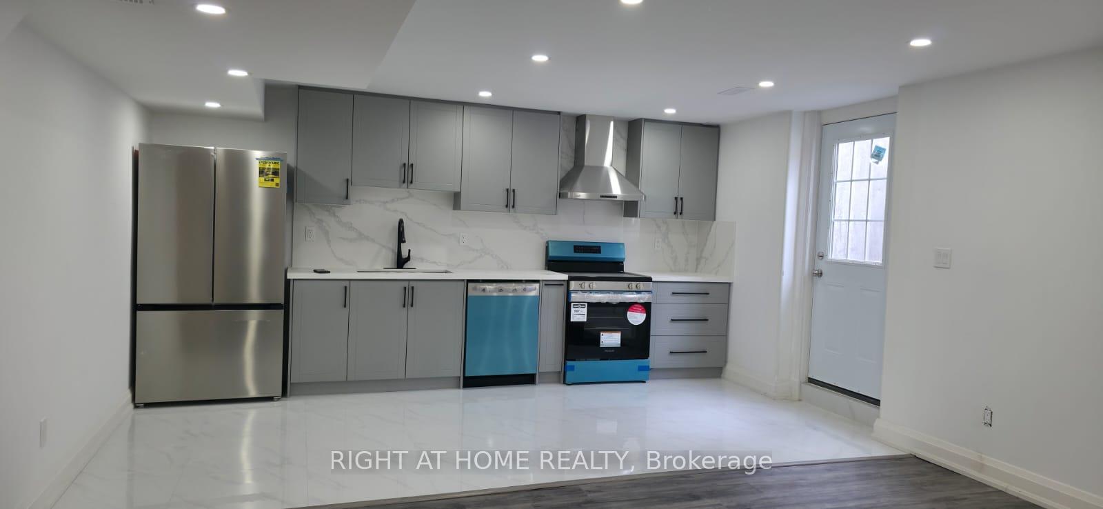 208-steam-whistle-drive-whitchurch-stouffville-ontario-n12685292