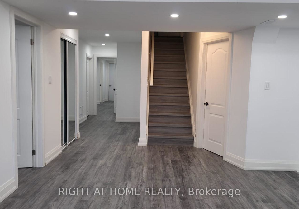 208-steam-whistle-drive-whitchurch-stouffville-ontario-n12685292