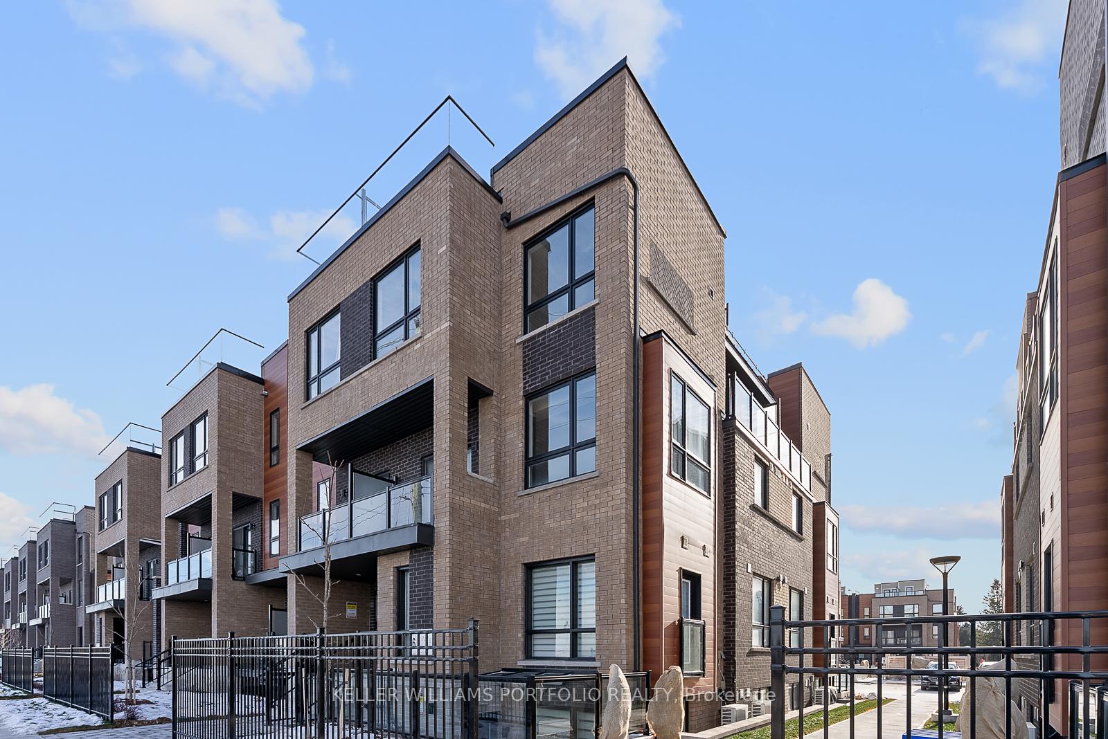 16-lytham-green-circle-newmarket-ontario-n12687192