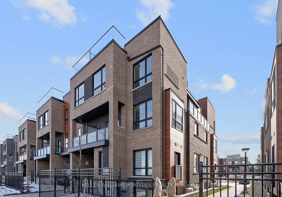 16-lytham-green-circle-newmarket-ontario-n12687192