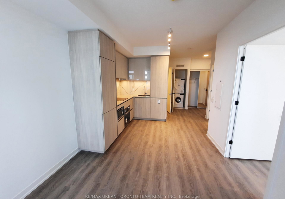 8-interchange-way-vaughan-ontario-n12687424