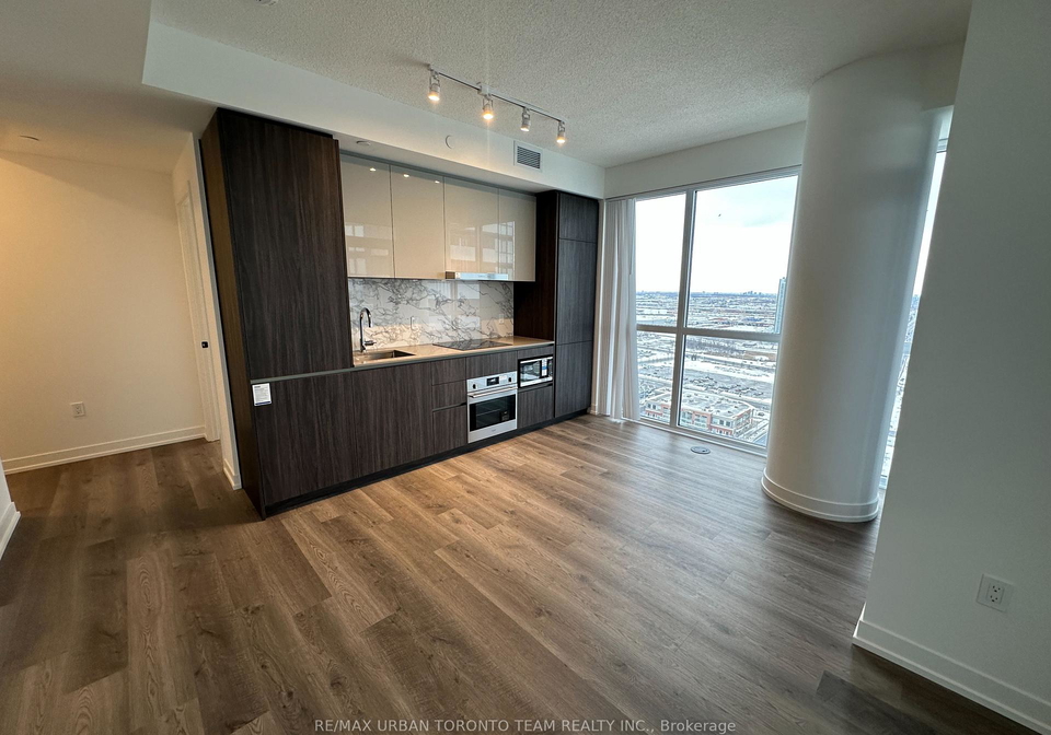 8-interchange-way-vaughan-ontario-n12688374