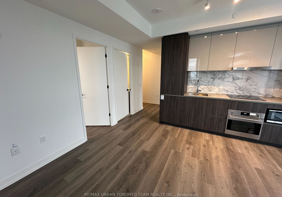8-interchange-way-vaughan-ontario-n12688374