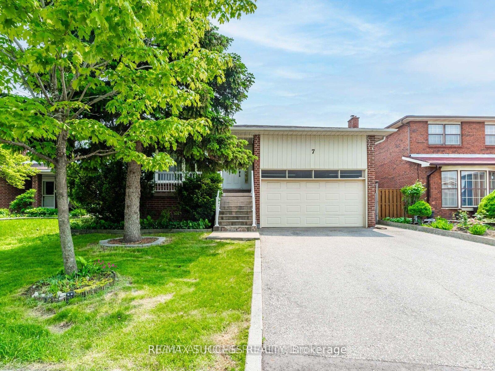 7-point-owoods-drive-vaughan-ontario-n12689834