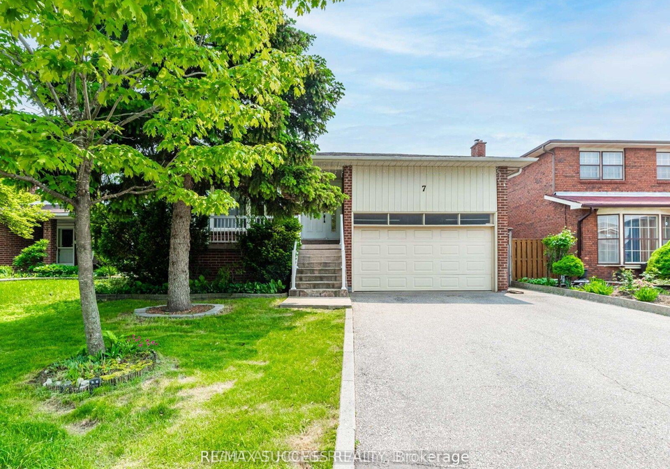 7-point-owoods-drive-vaughan-ontario-n12689834
