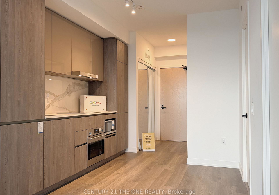 8-interchange-way-vaughan-ontario-n12694022