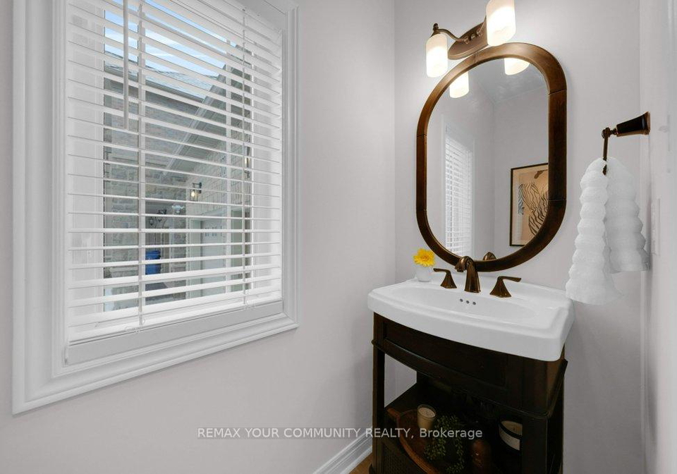 373-gilpin-drive-newmarket-ontario-n12695156