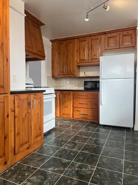 192-silverbirch-drive-w-newmarket-ontario-n12697096