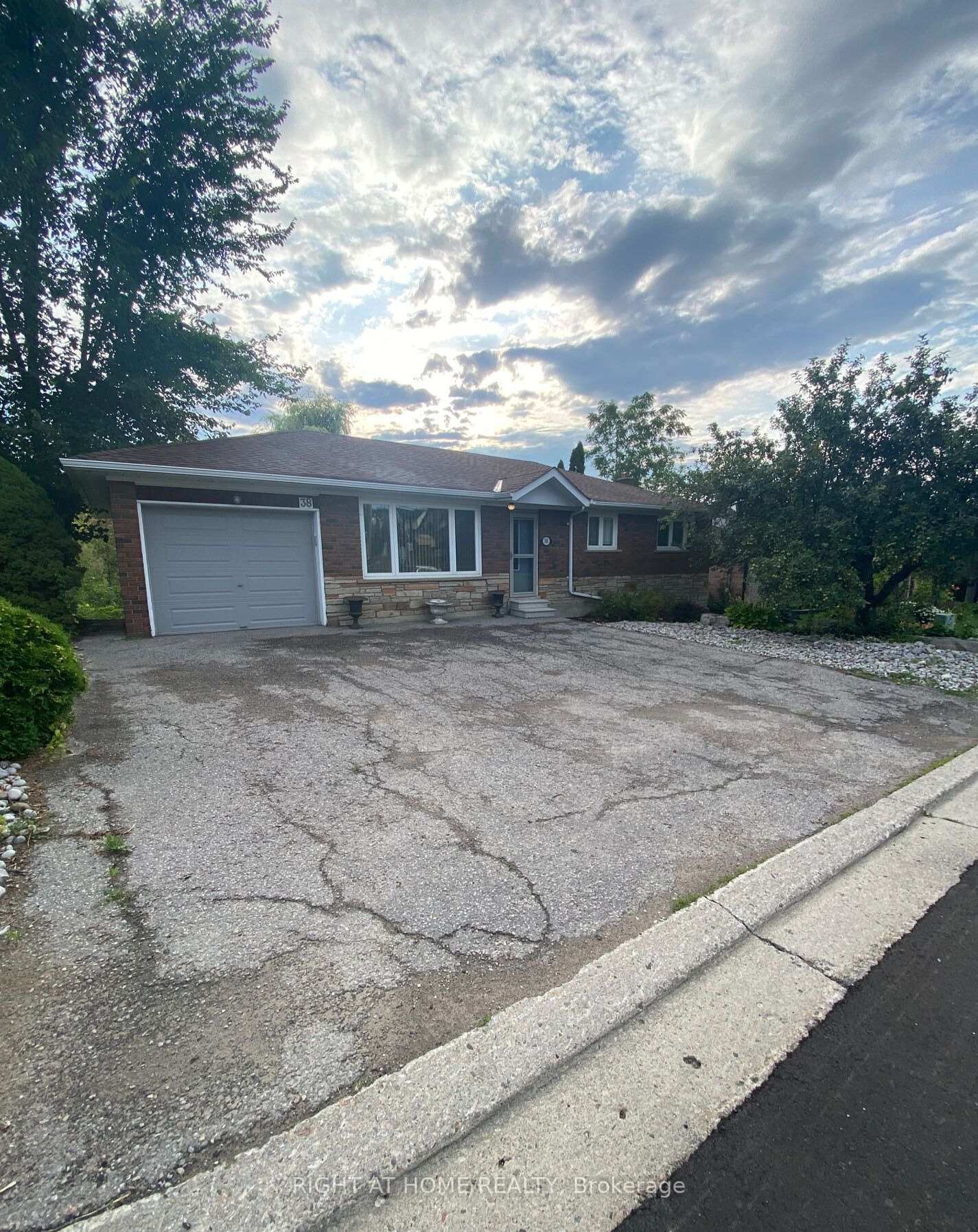38-main-street-n-uxbridge-ontario-n12697748