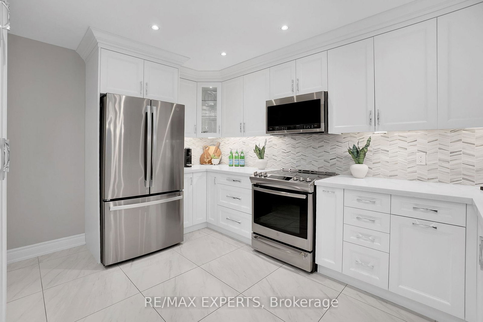 118-kayla-crescent-vaughan-ontario-n12699528
