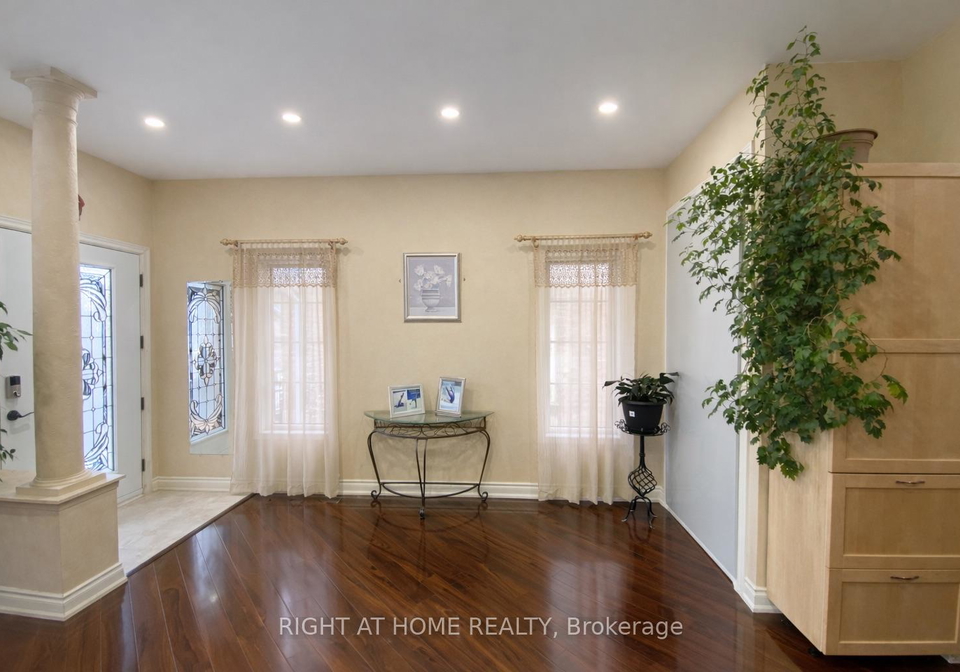 4-forest-run-boulevard-vaughan-ontario-n12704588
