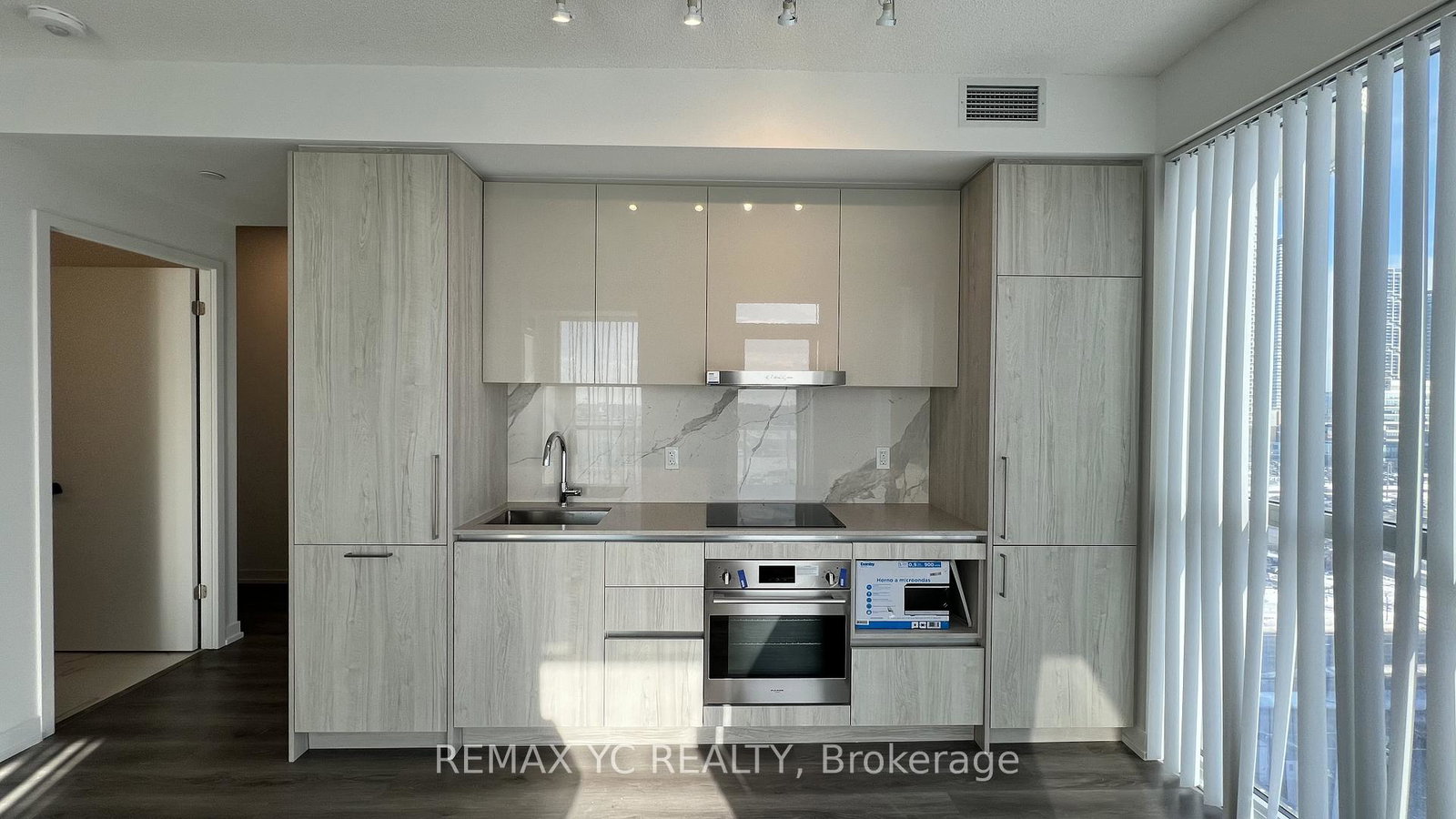 225-commerce-street-vaughan-ontario-n12705192