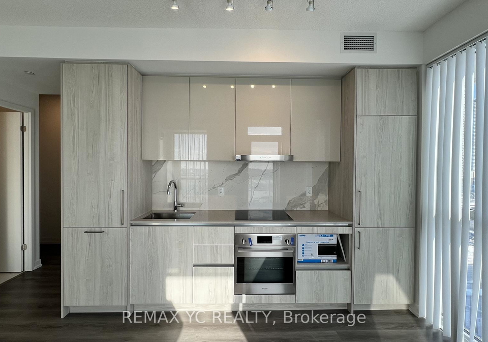225-commerce-street-vaughan-ontario-n12705192