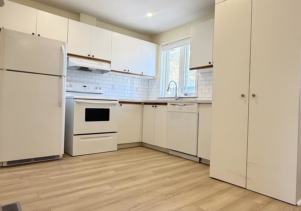 61-parkside-drive-newmarket-ontario-n12705342