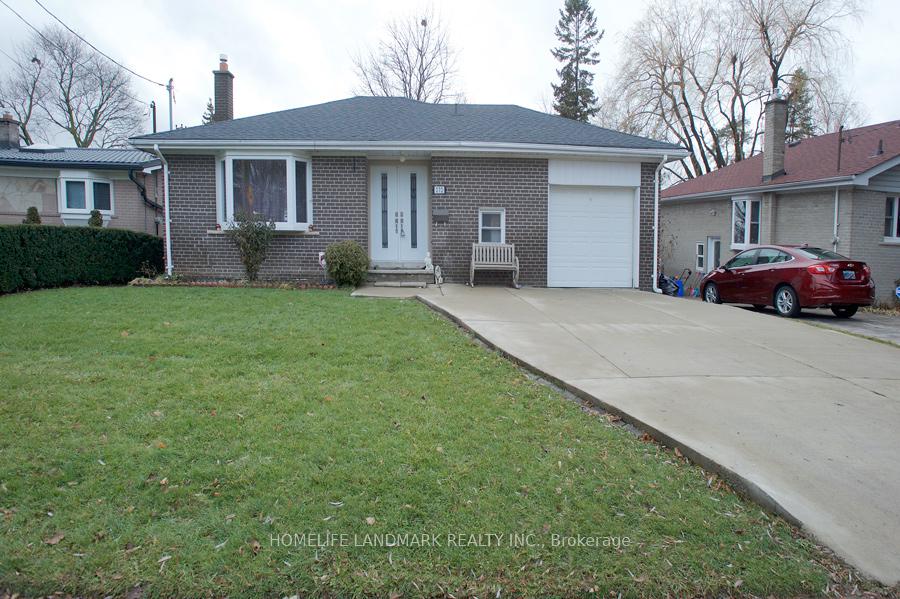 272-essex-work-out-basement-avenue-richmond-hill-ontario-n12707432