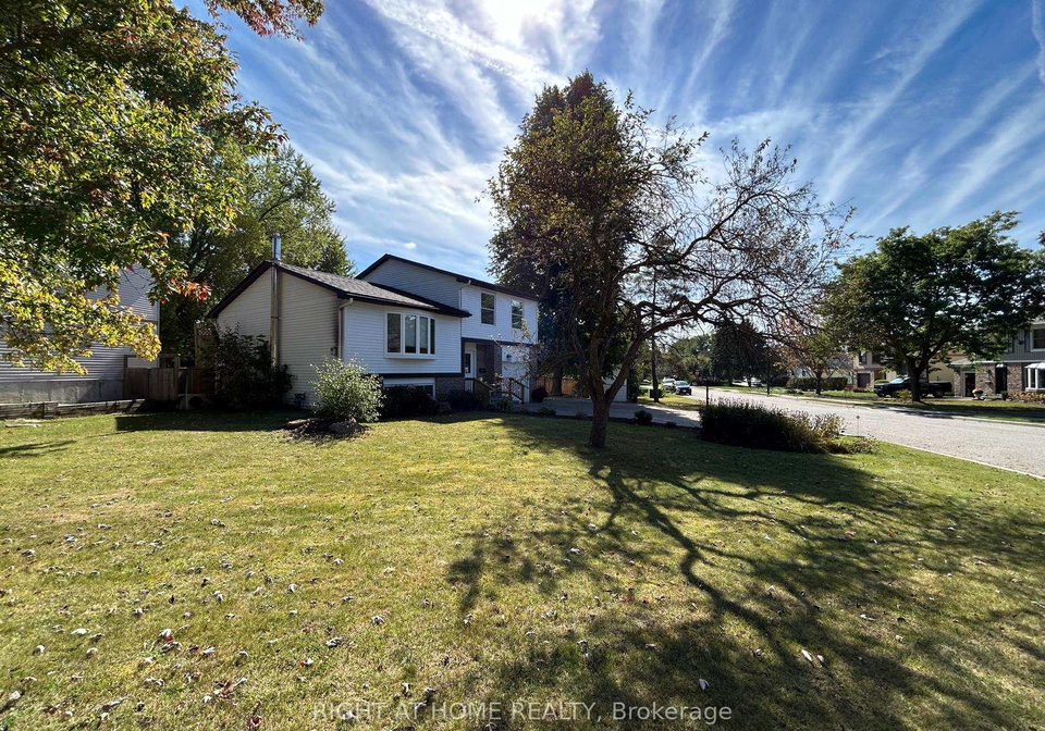 832-boronia-crescent-newmarket-ontario-n12707692