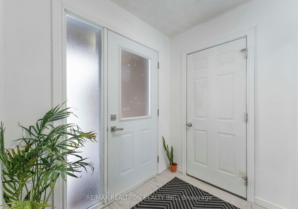 82-kingston-road-newmarket-ontario-n12713546
