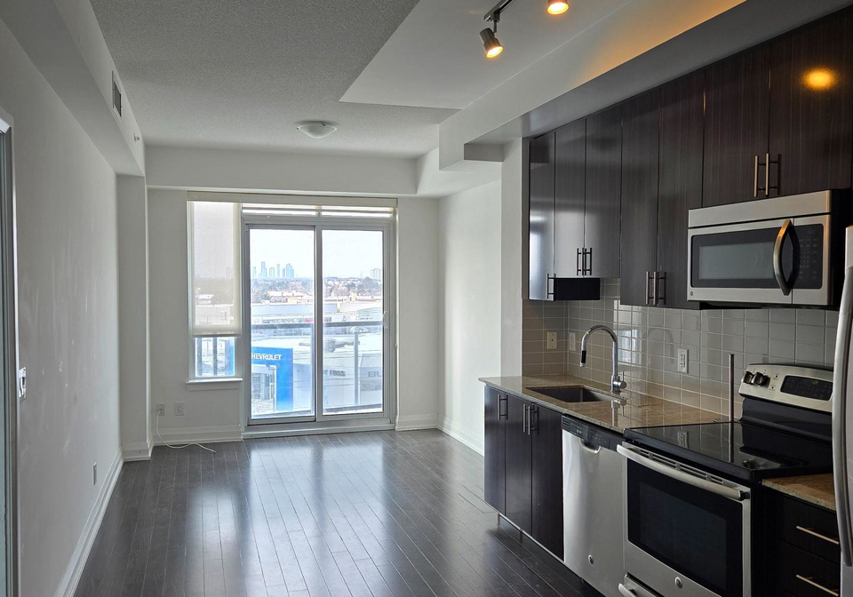 7161-w-yonge-street-markham-ontario-n12713962