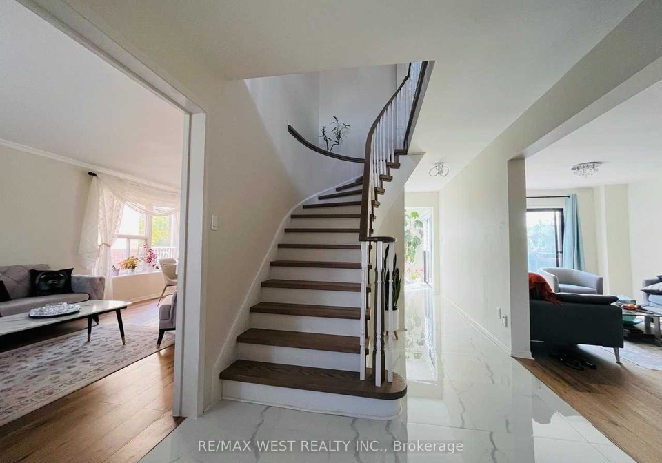 106-oconnor-crescent-richmond-hill-ontario-n12717326