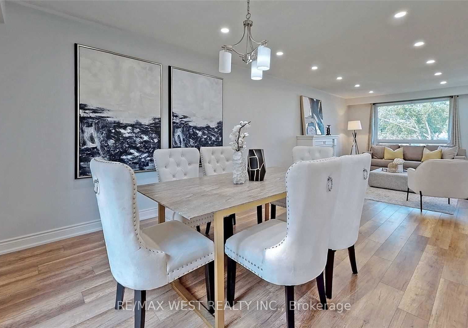 360-dixon-boulevard-newmarket-ontario-n12717678
