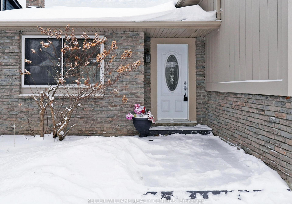 840-magnolia-avenue-newmarket-ontario-n12719702