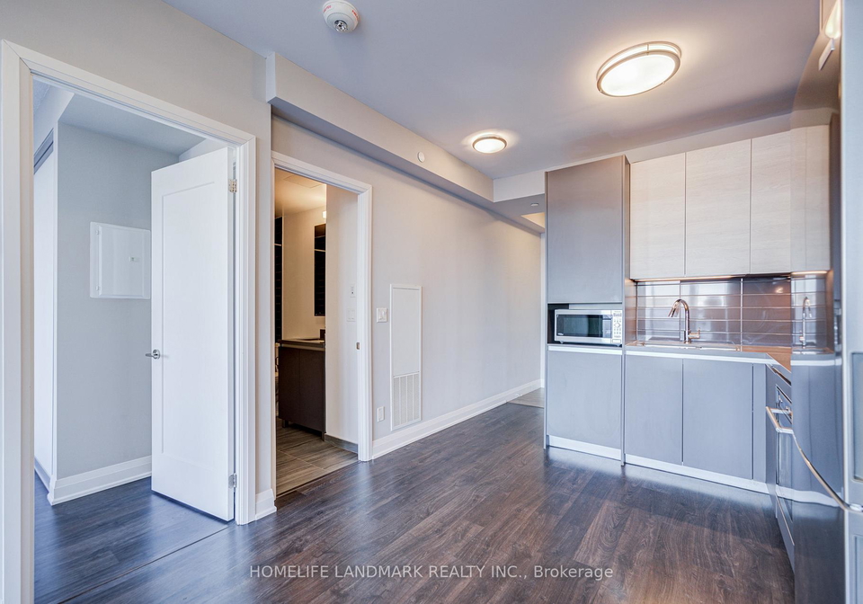 396-highway-7-e-richmond-hill-ontario-n12720830