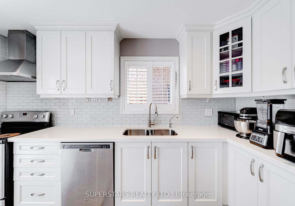 363-pickering-crescent-newmarket-ontario-n12720880