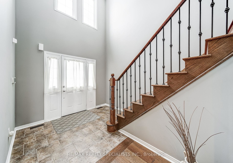 23-mooney-street-bradford-west-gwillimbury-ontario-n12721806