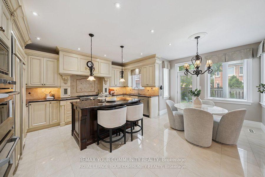 22-theobalds-circle-richmond-hill-ontario-n12722316
