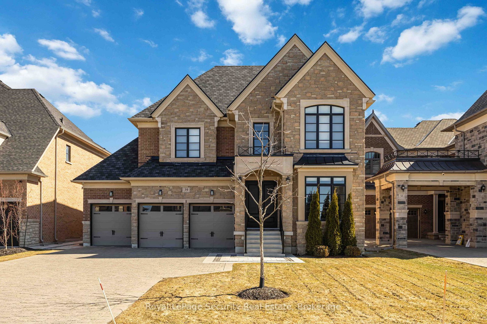 39-endless-circle-vaughan-ontario-n12722590