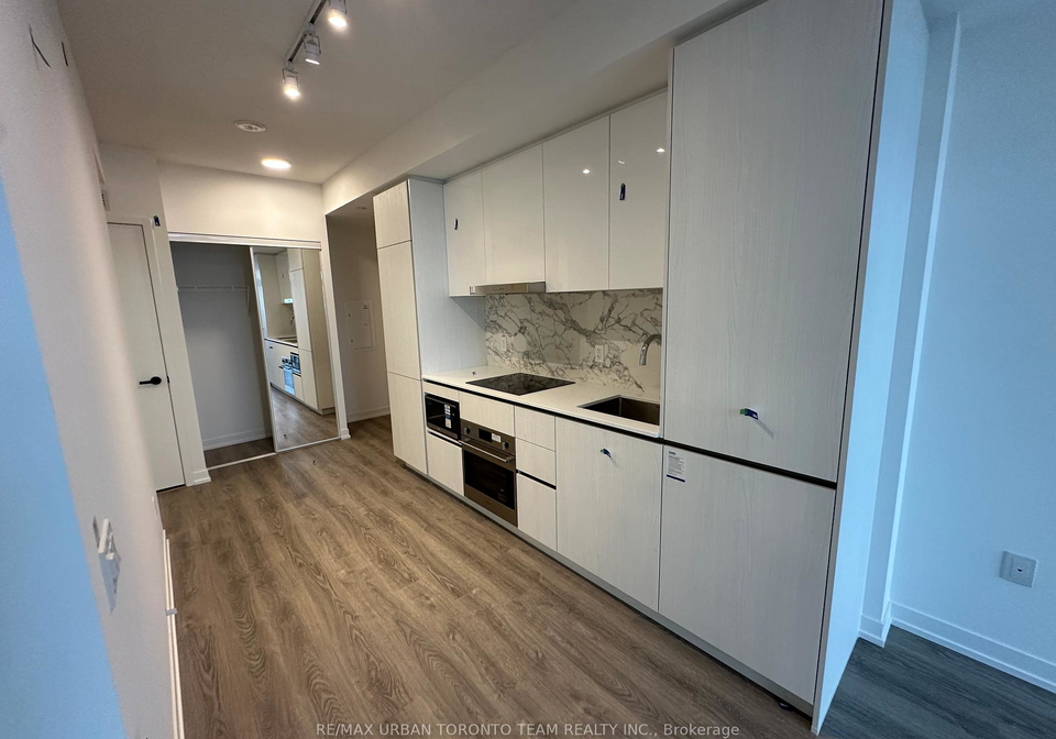 8-interchange-way-vaughan-ontario-n12727814