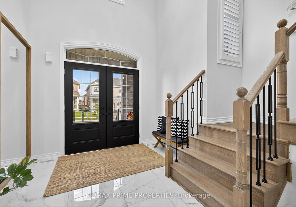 32-frederick-taylor-way-east-gwillimbury-ontario-n12728414