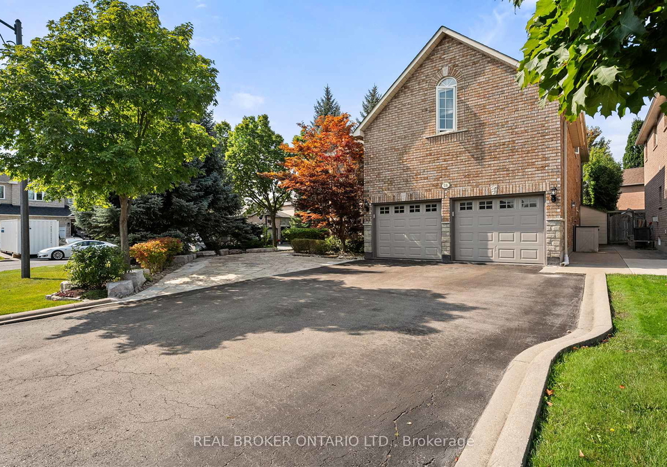 58-calera-crescent-vaughan-ontario-n12729224