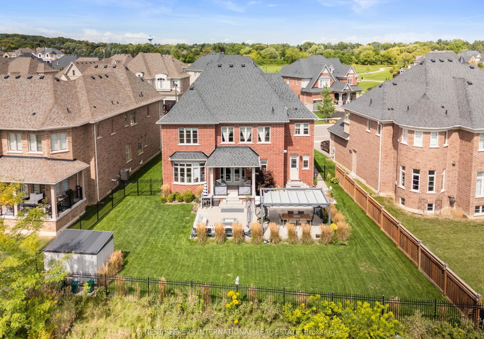 9-larkin-avenue-king-ontario-n12729336