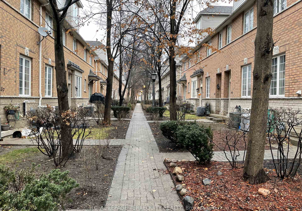 23-observatory-lane-richmond-hill-ontario-n12730720