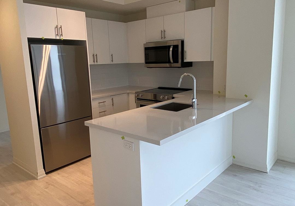 8960-jane-street-e-vaughan-ontario-n12731876