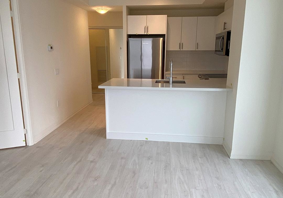 8960-jane-street-e-vaughan-ontario-n12731876