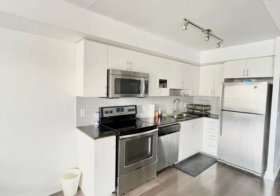 370-highway-7-road-e-richmond-hill-ontario-n12732546