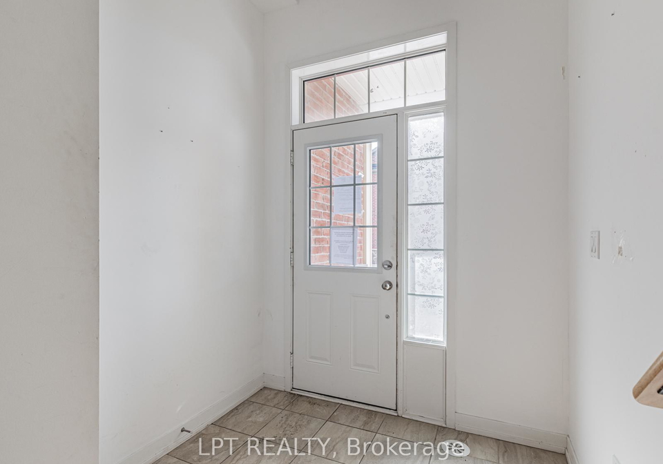 247-harding-park-street-newmarket-ontario-n12734136