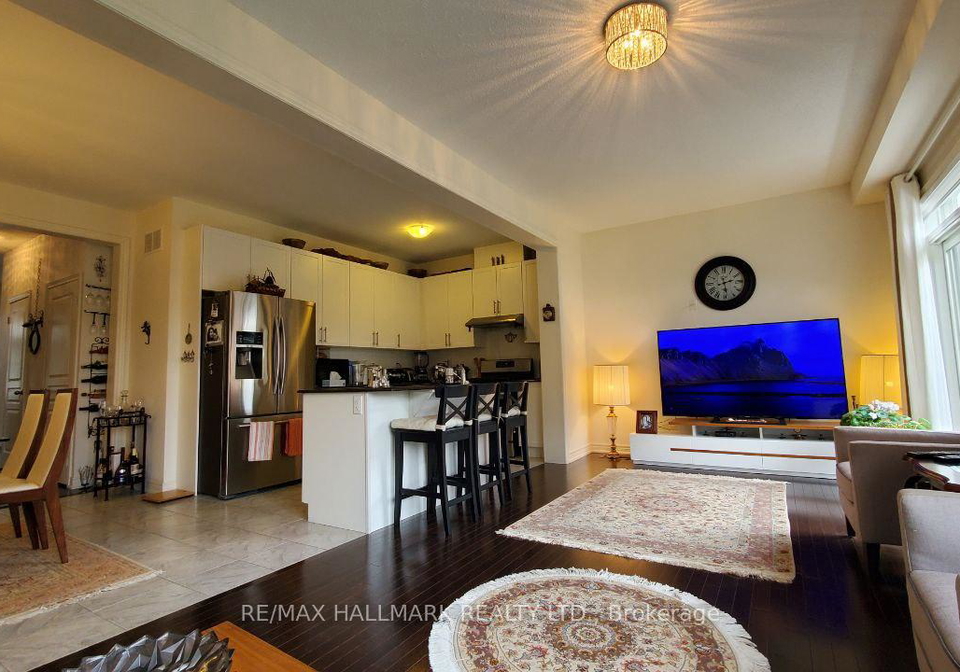 19-chouinard-way-aurora-ontario-n12734418