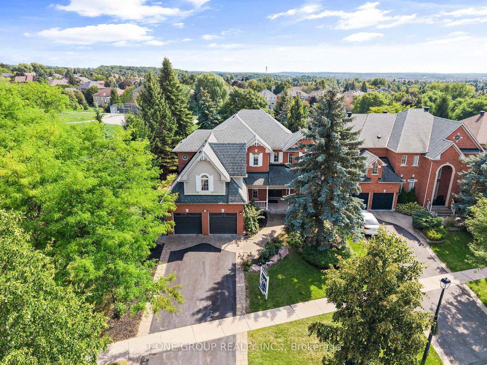 1022-ivsbridge-boulevard-newmarket-ontario-n12736492