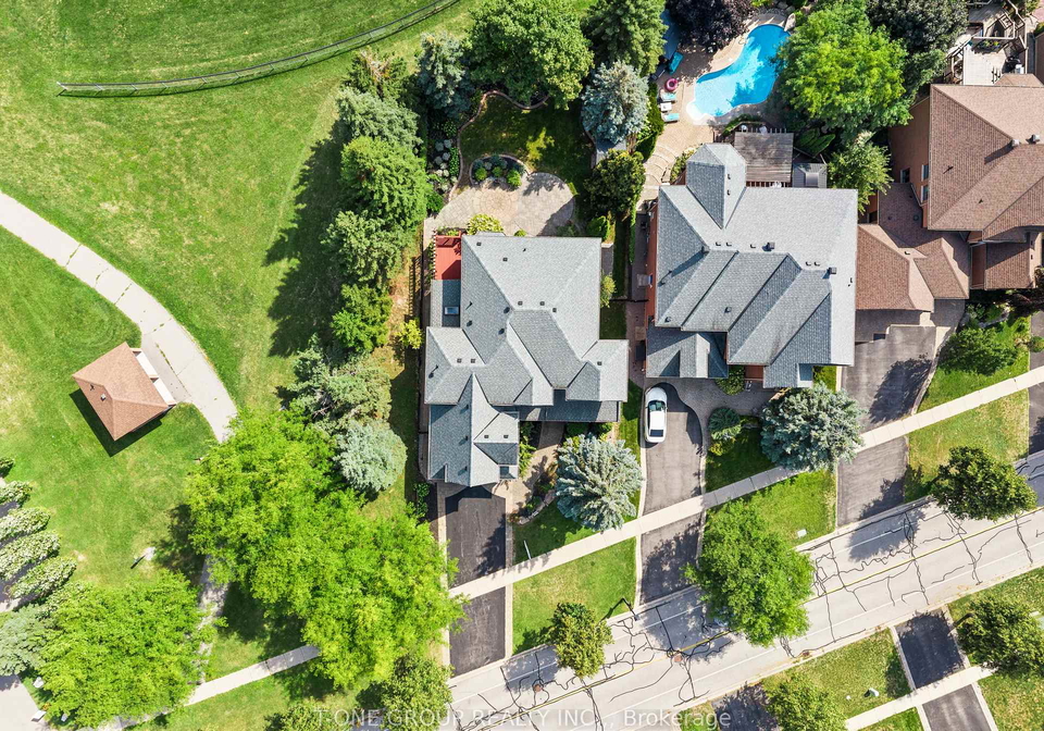 1022-ivsbridge-boulevard-newmarket-ontario-n12736492
