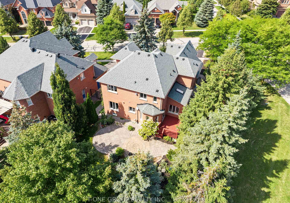 1022-ivsbridge-boulevard-newmarket-ontario-n12736492