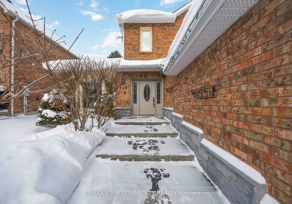 140-heathwood-heights-drive-aurora-ontario-n12737572